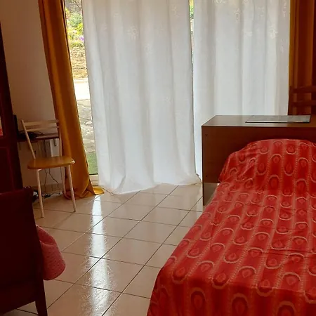 Mihechris アパート *